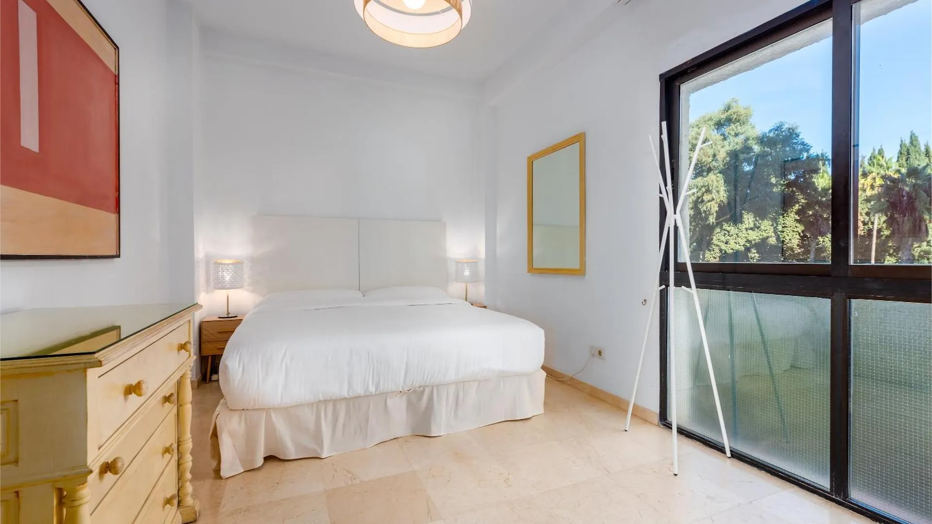 2 Bed Sea View In Marbella Skol Daire